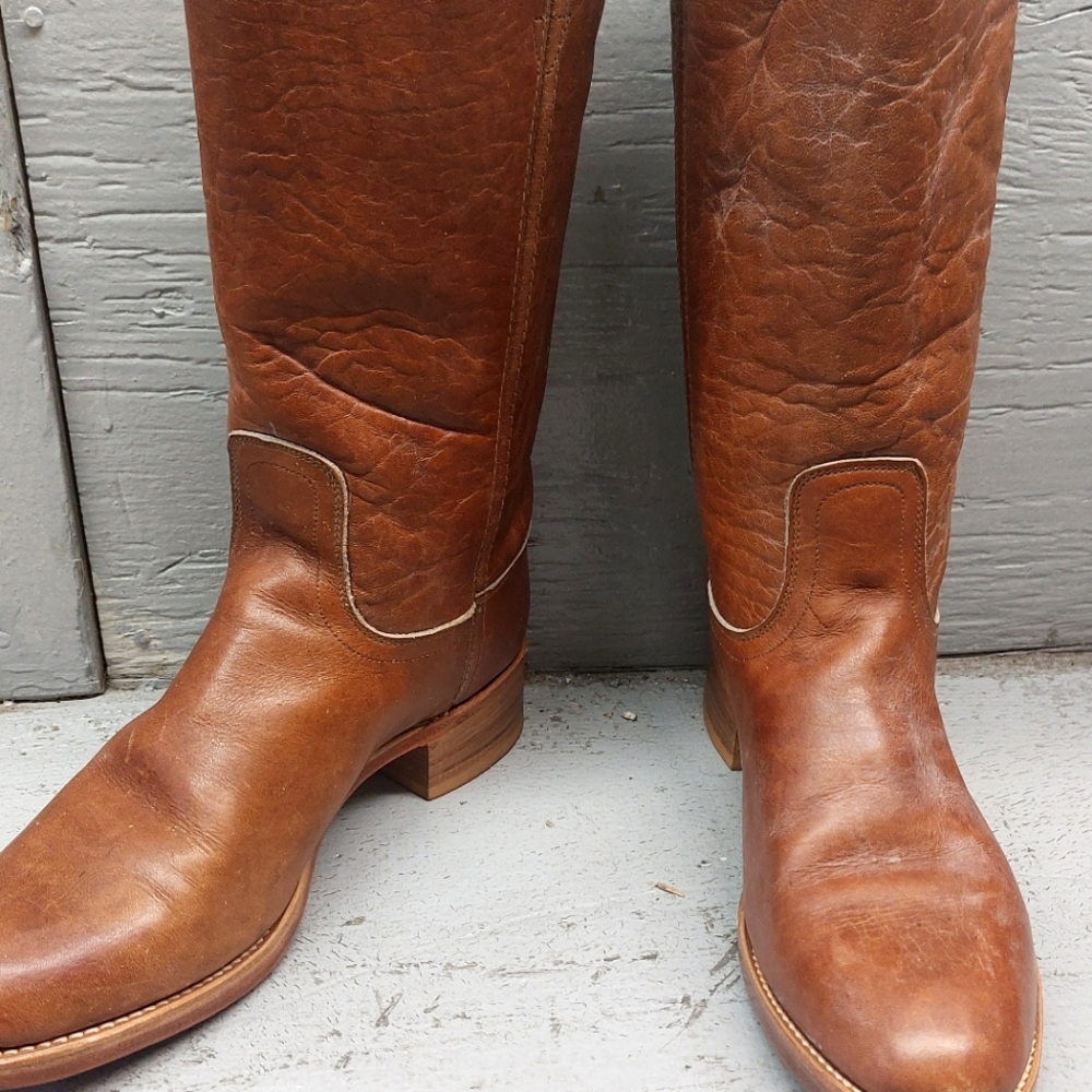 Men's size 9 1/2 Boots (Dingo)